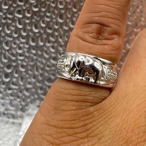 🚫SOLD🚫 Elephant CZ Band
